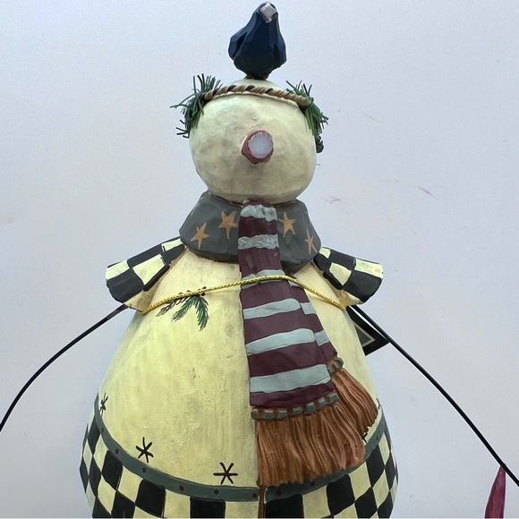 Willieraye Studio.  Hanging Mittens Out to Dry.  WW2370.   Yr 2000.   11 in tall - Picture 3 of 10